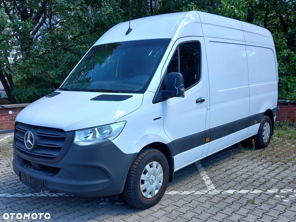 Mercedes-Benz Sprinter - 1