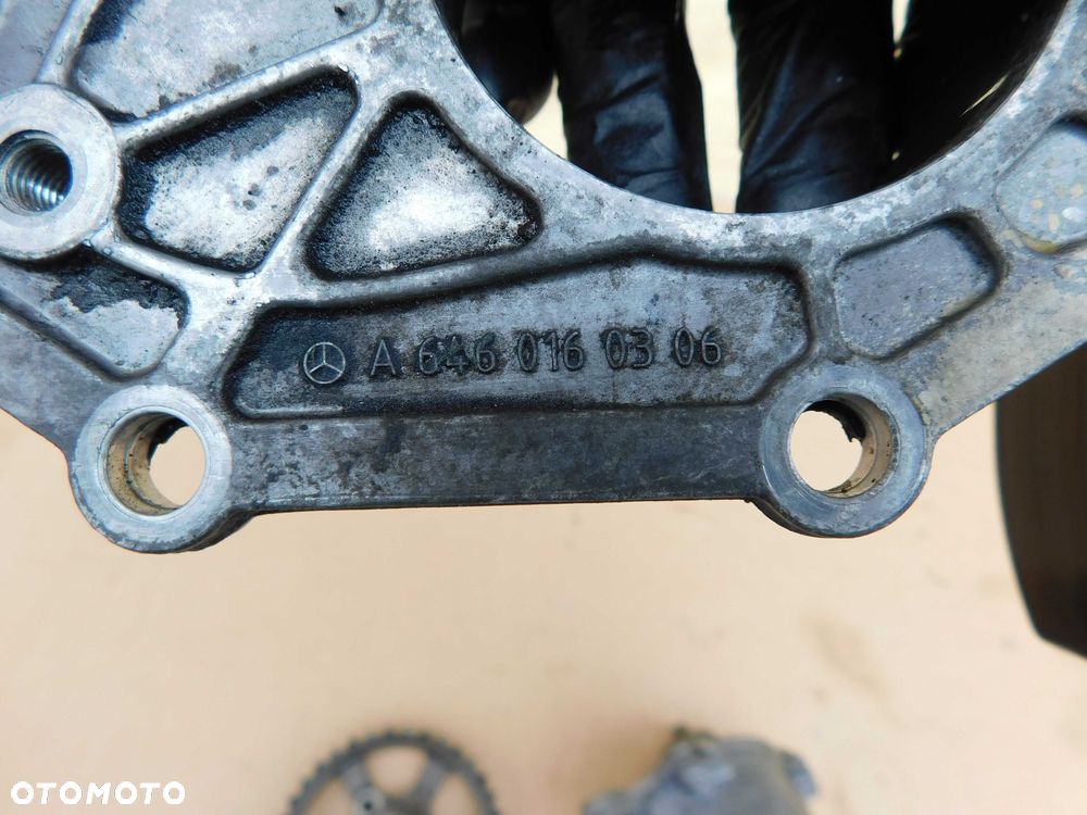 Zestaw Swap Obudowa Rozrządu Pompa Kółko Mercedes Sprinter 2.2 2.7 A6460160306 - 4