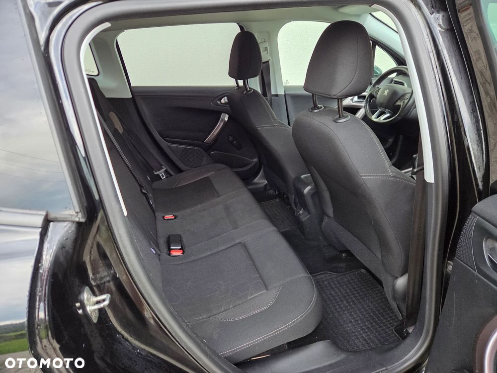 Peugeot 2008 - 12