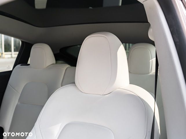 Tesla Y Model Long Range Dual Motor AWD - 35
