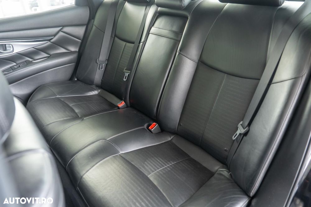 Infiniti Q70 - 22