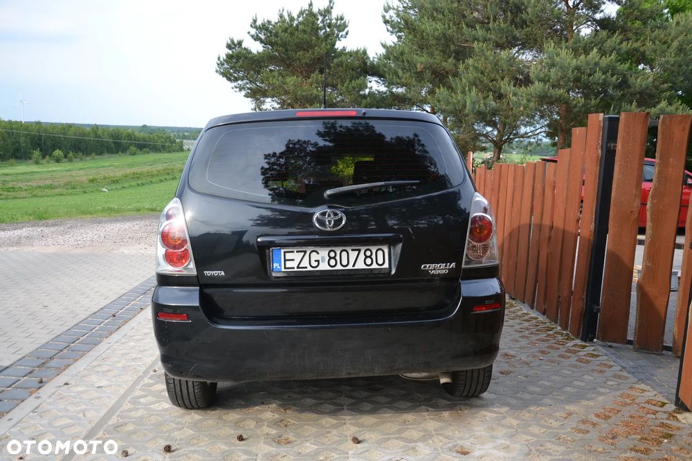 Toyota Verso - 24