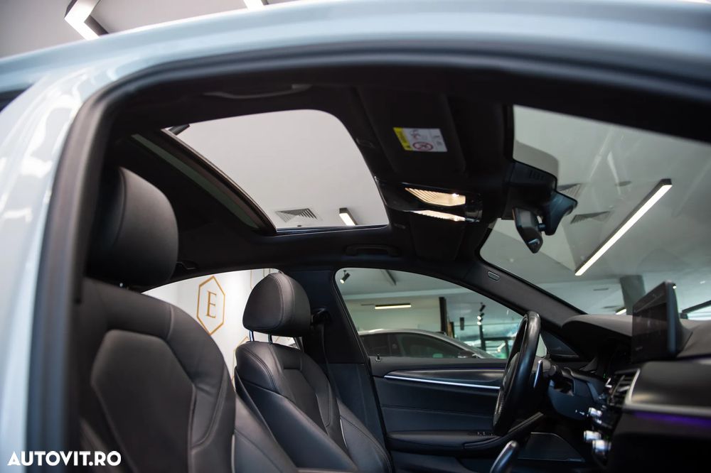 BMW Seria 5 530d xDrive AT MHEV - 32