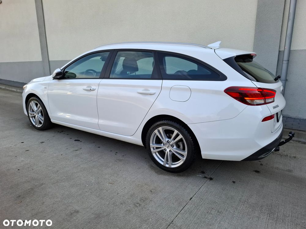 Hyundai i30 1.5 T-GDI 48V-Hybrid Advantage - 4