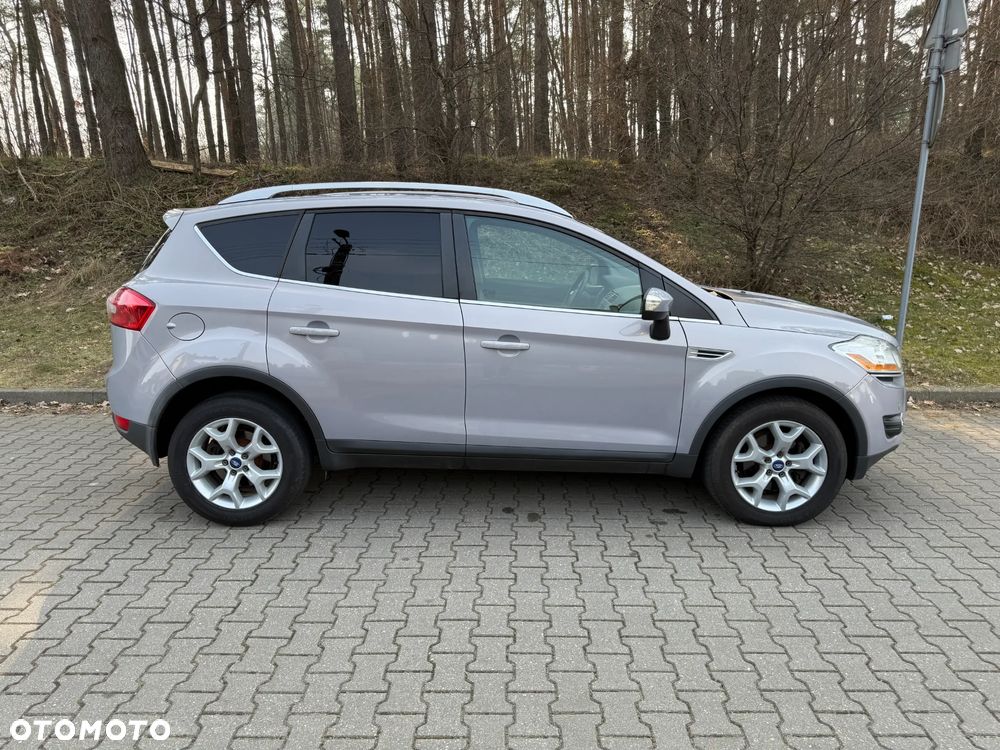 Ford Kuga 2.0 TDCi 2x4 Titanium - 9