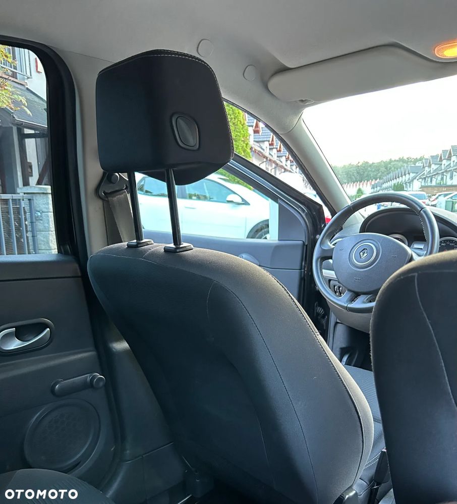 Renault Clio 1.2 16V 75 Dynamique - 25