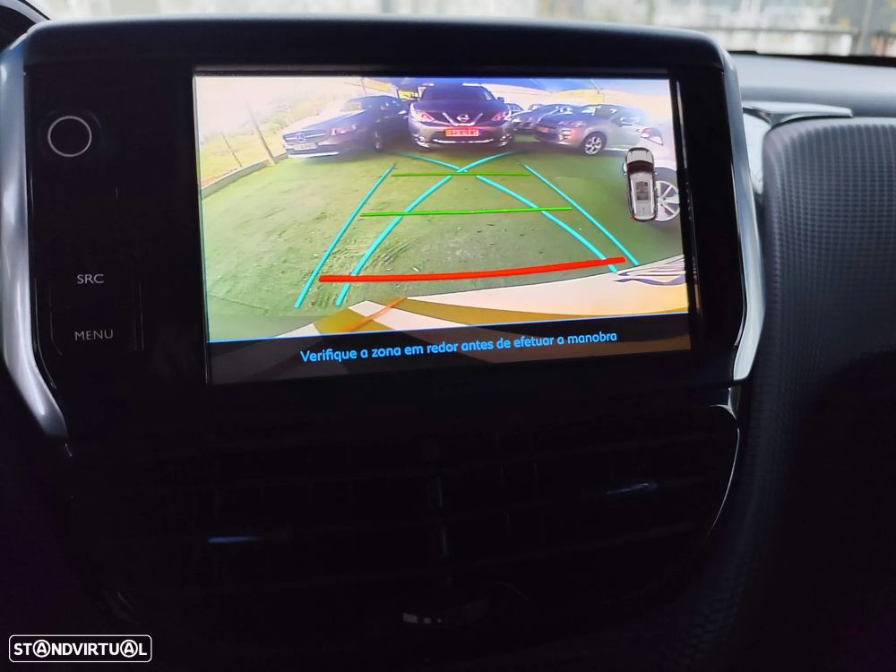 Peugeot 2008 1.6 BlueHDi Style - 25