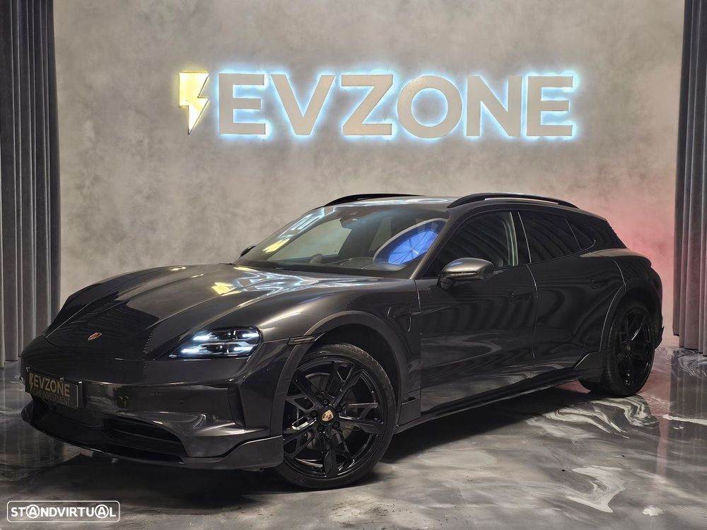 Porsche Taycan Cross Turismo 4 - 3
