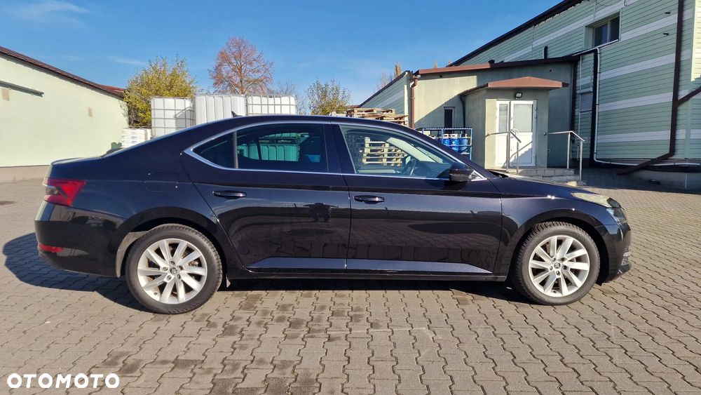 Skoda Superb 2.0 TDI SCR 4x4 Style DSG - 4