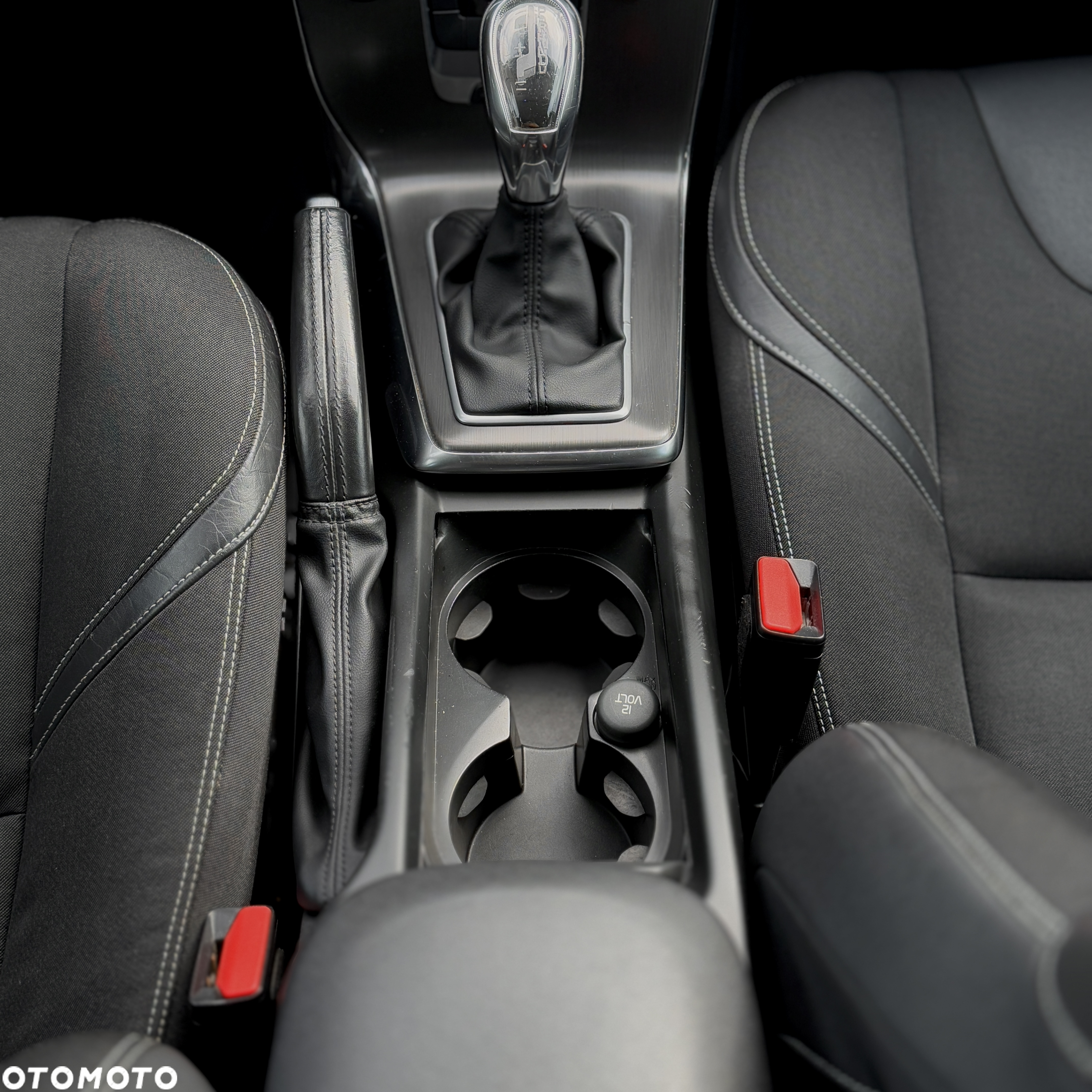 Volvo V40 D3 Geartronic Momentum - 29