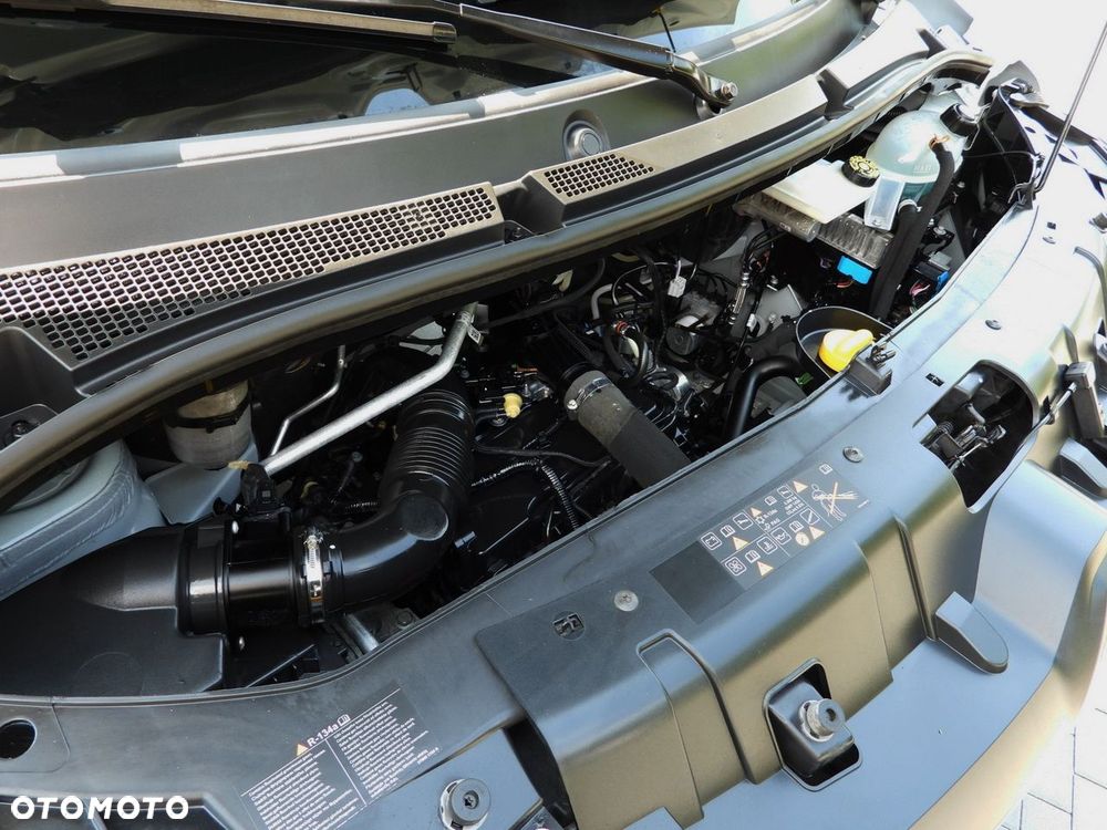 Renault MASTER KONTENER 8 PALET TEMPOMAT LEDY KLIMATYZACJA  165KM - 24
