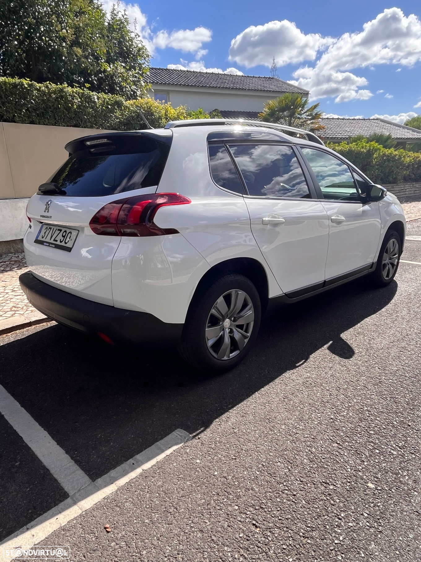 Peugeot 2008 1.2 PureTech Style - 12
