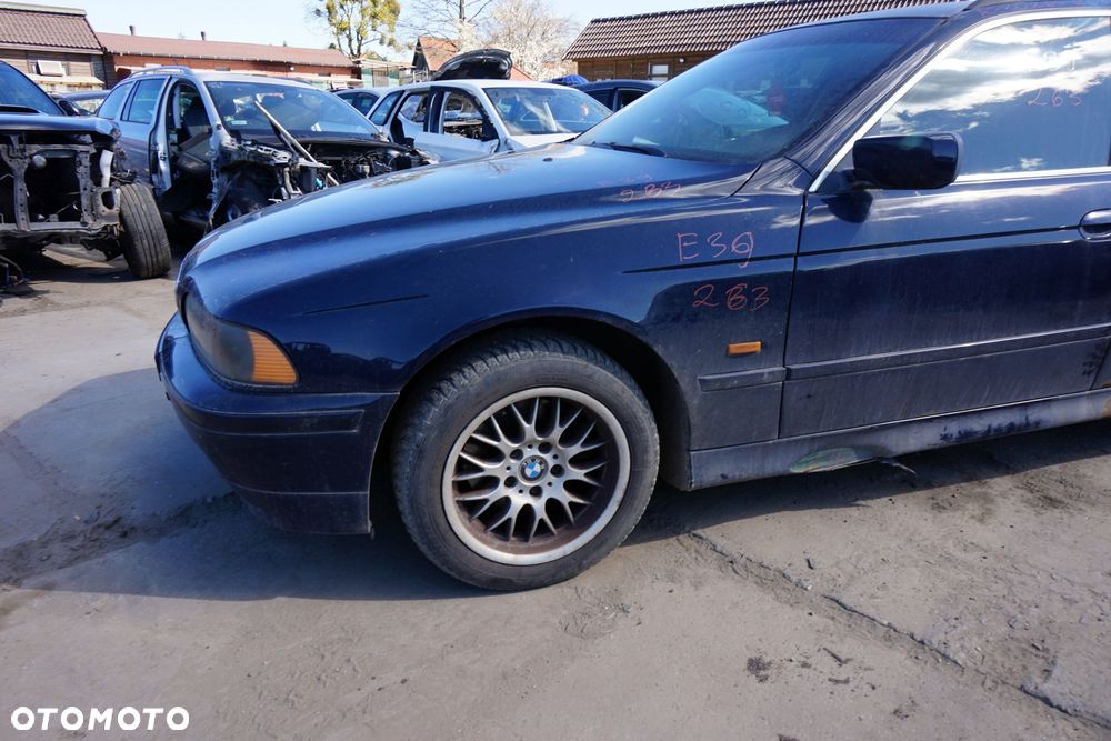 MASKA ZDERZAK BŁOTNIKI LAMPY 5 E39 263  BMW 1995-2000 GRANATOWY PRZÓD KOMPLETNY - 9