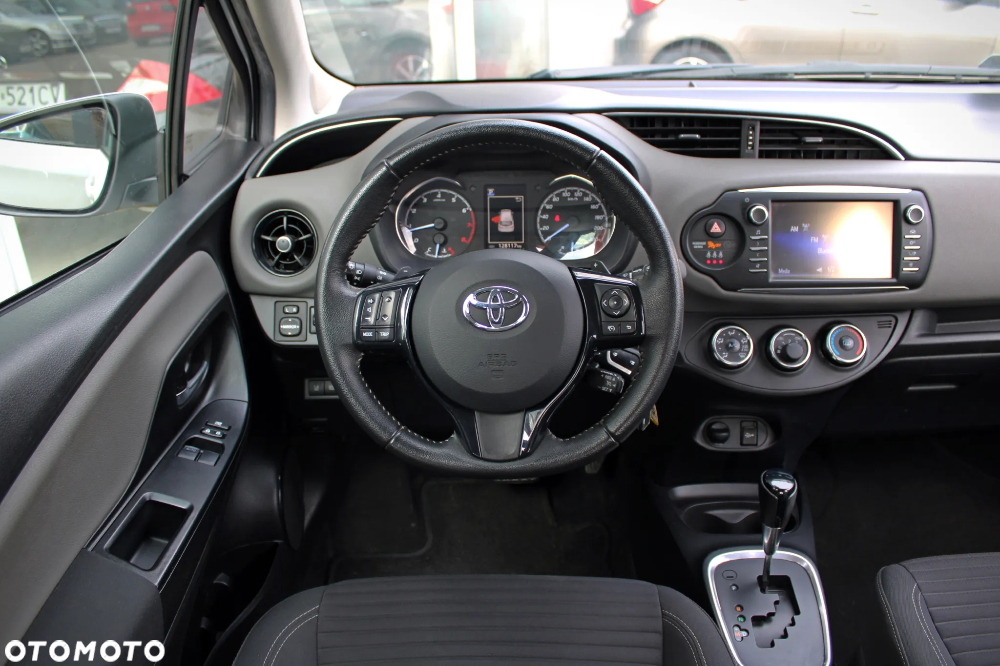 Toyota Yaris 1.5 Premium CVT - 12