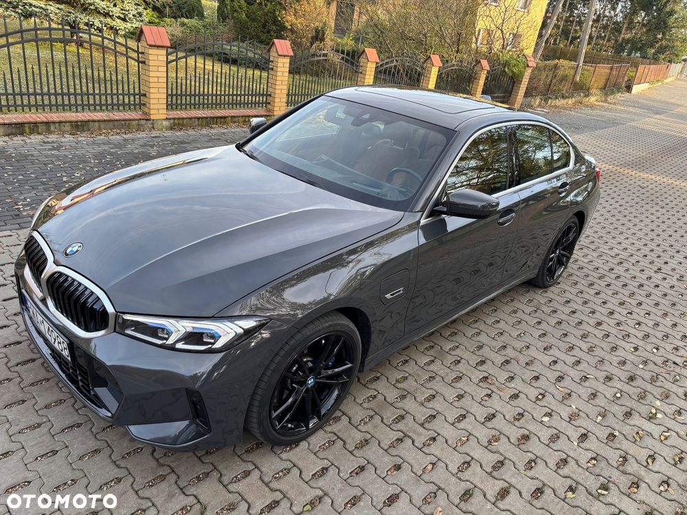 BMW Seria 3 330e PHEV M Sport sport - 19