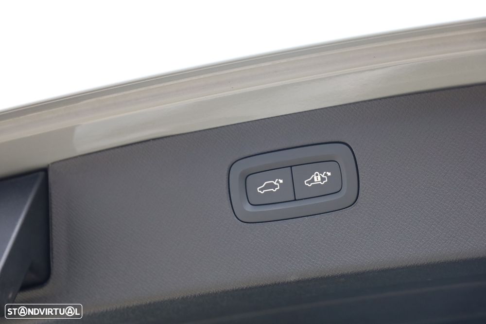 Volvo XC 90 2.0 T8 PHEV Plus Dark AWD - 8