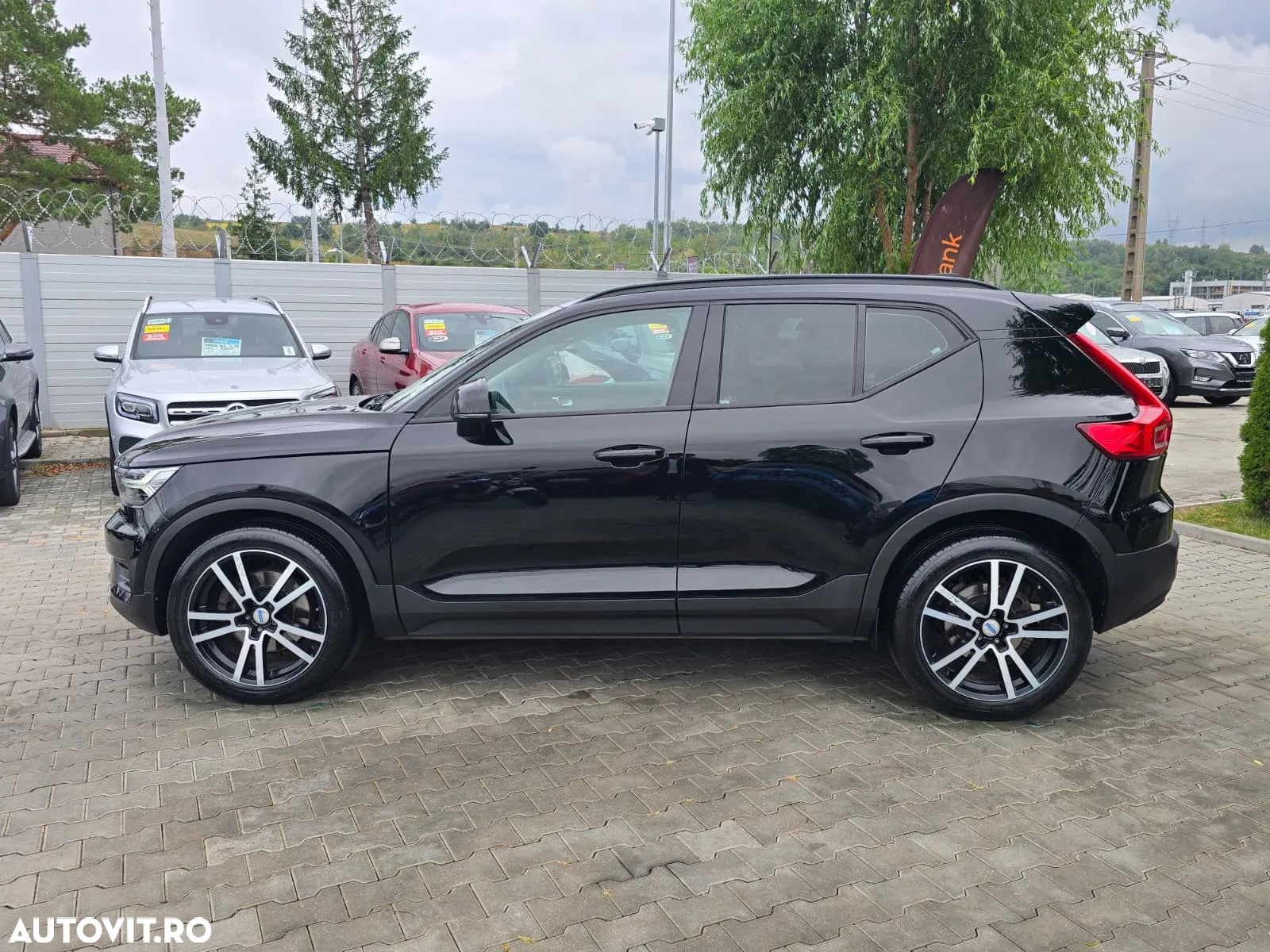 Volvo XC 40 D4 AWD Geartronic Momentum Pro - 2