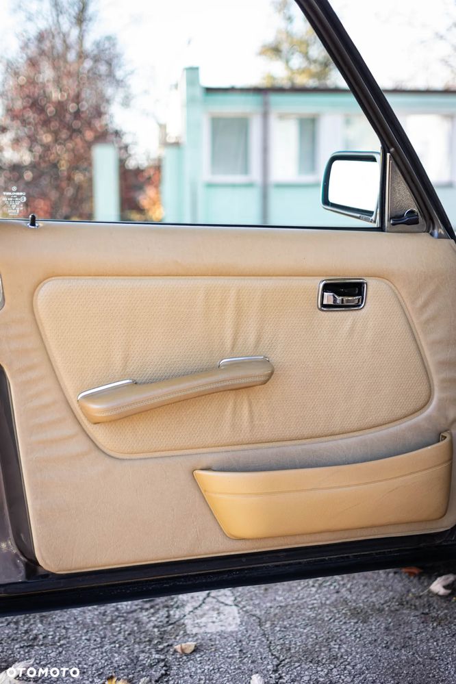 Mercedes-Benz W123 - 17