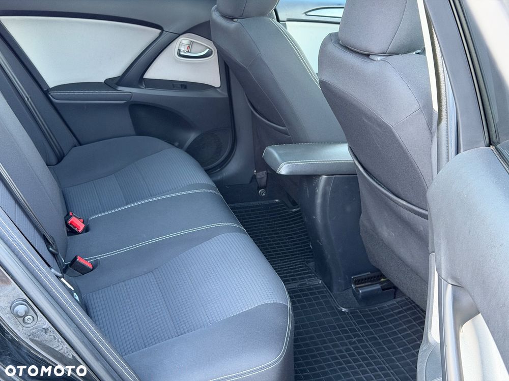 Toyota Avensis - 20