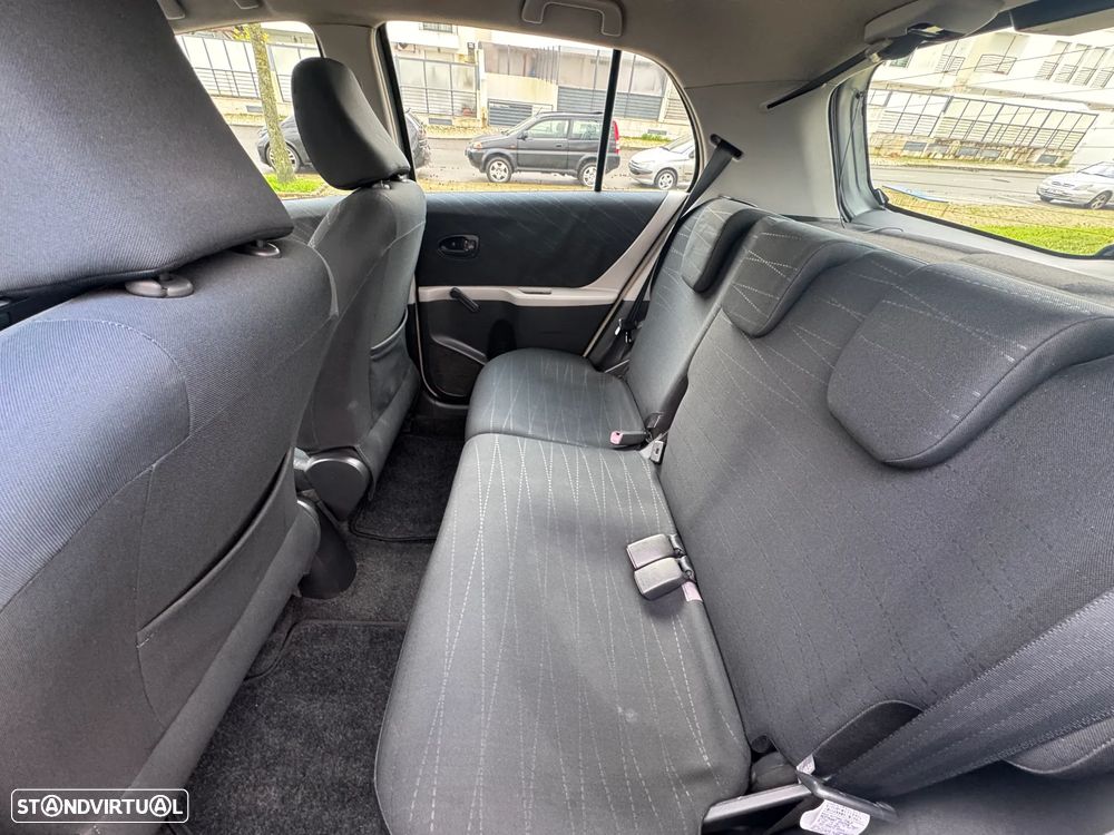 Toyota Yaris 1.0 VVT-i AC Manual+VSC - 8