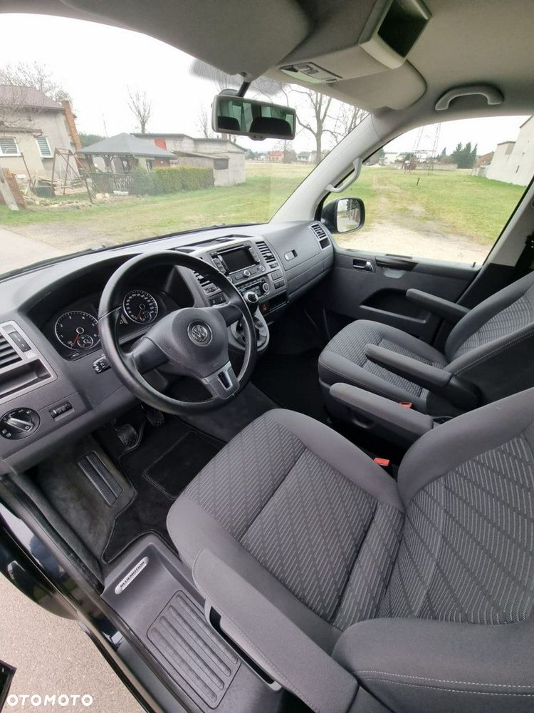 Volkswagen Multivan - 11