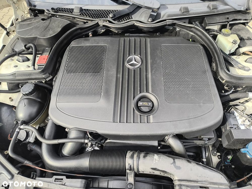 Mercedes-Benz Klasa C 250 CDI DPF 4Matic 7G-TRONIC BlueEFFICIENCY Avantgarde - 28