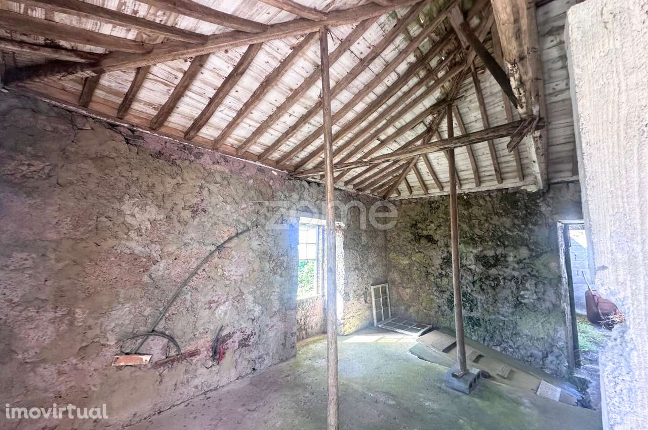Moradia T2 com terreno rústico em Fonte Pereira, Santo Espírito - Grande imagem: 5/10