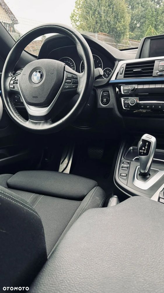 BMW Seria 3 330i xDrive - 12