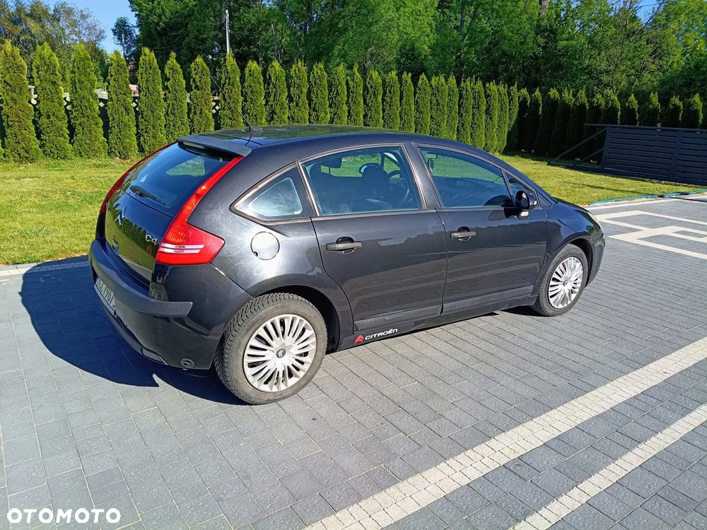 Citroën C4 1.6 16V Confort - 4