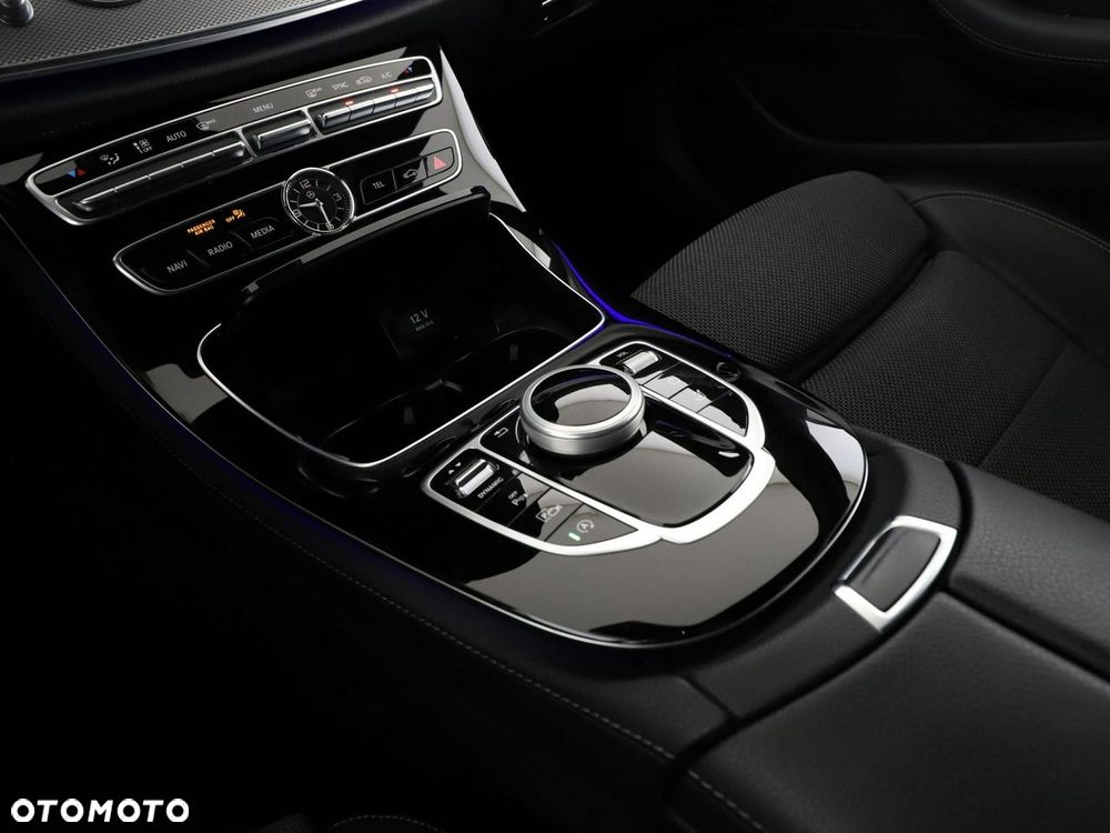 Mercedes-Benz Klasa E 200 7G-TRONIC Avantgarde - 30
