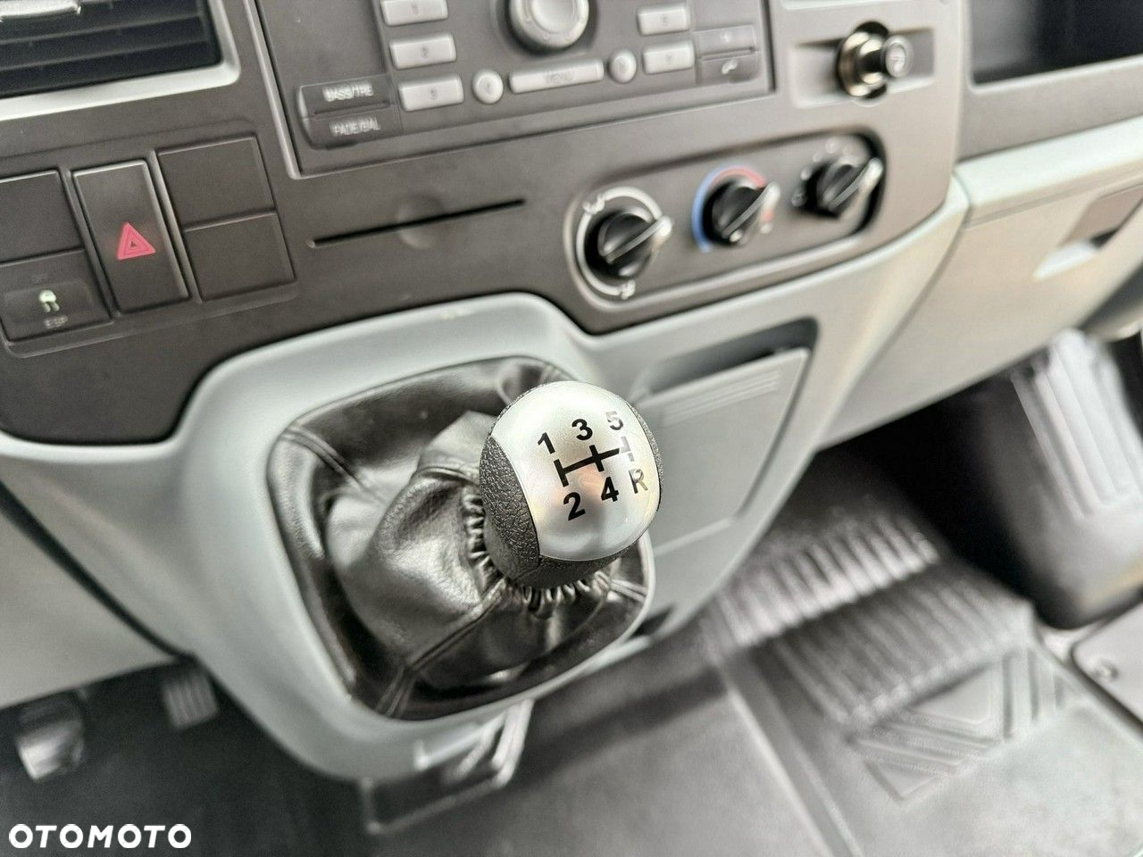 Ford Transit - 24