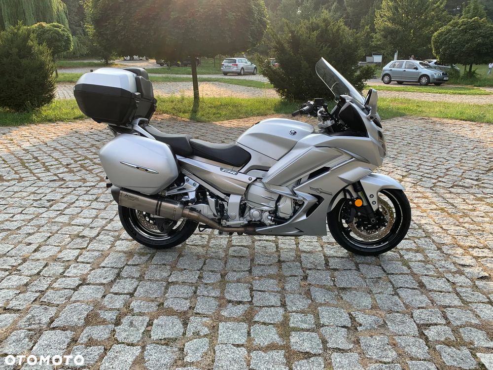Yamaha FJR - 2