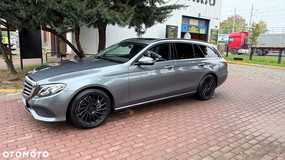 Mercedes-Benz Klasa E 200 CGI BlueEFFICIENCY Automatik Avantgarde - 5