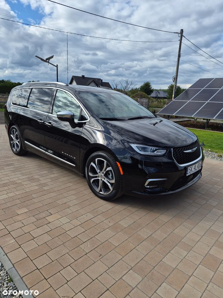 Chrysler Pacifica - 1