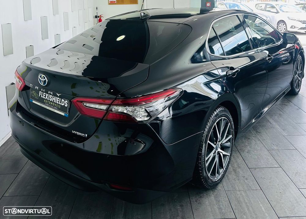 Toyota Camry - 5