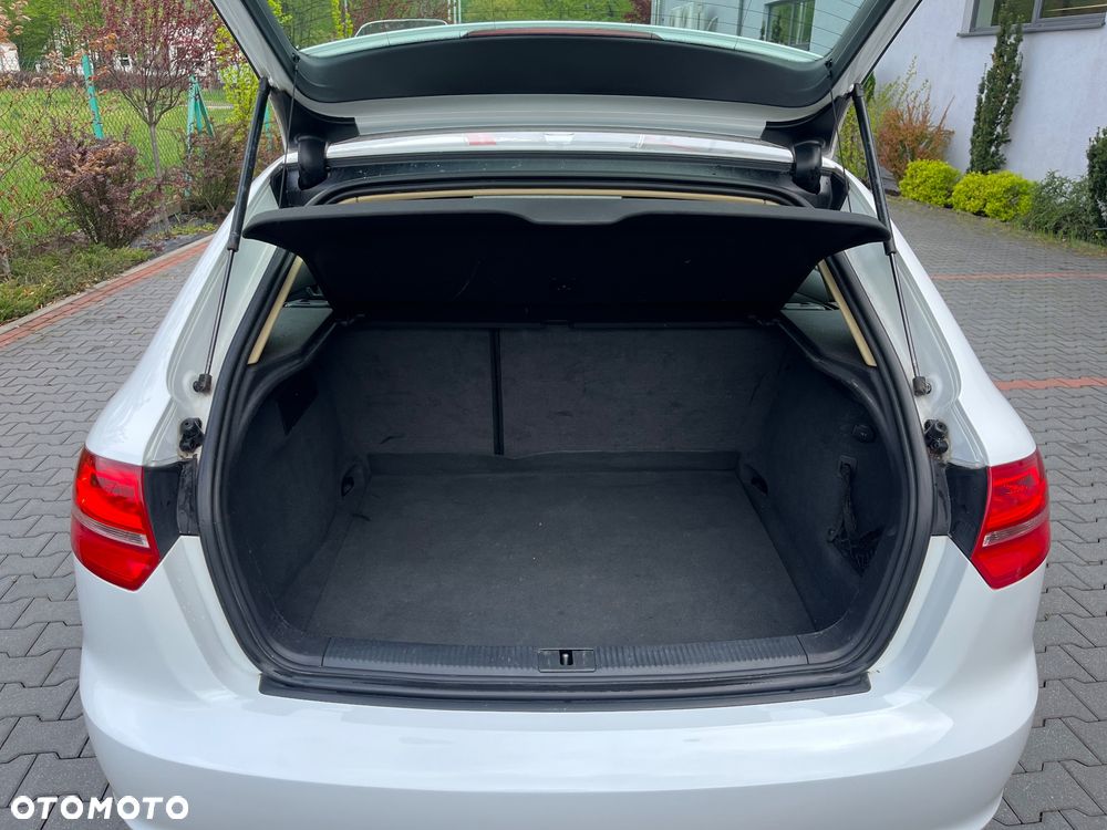Audi A3 Sportback - 13