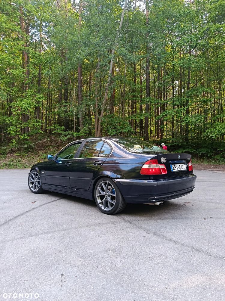 BMW Seria 3 325i - 4