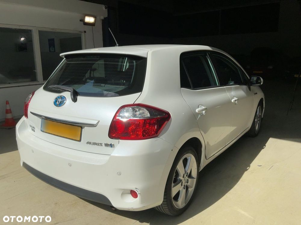 Toyota Auris 1.8 VVT-i Automatik Executive - 3