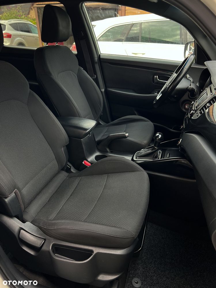 Kia Carens 1.7 CRDi Business Line 7DCT - 10