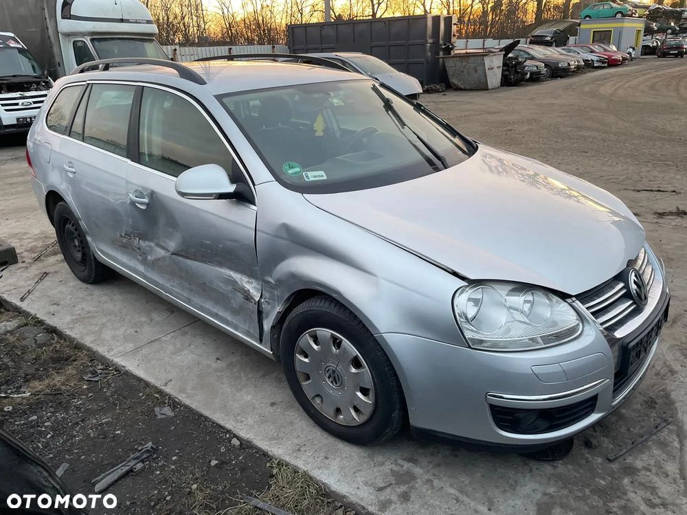 VW Golf V  na części!!!  Kolor : LA7W