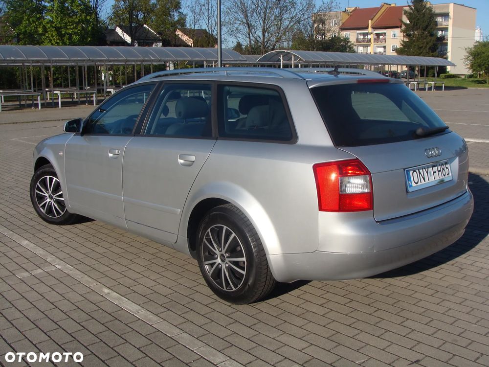 Audi A4 Avant - 4