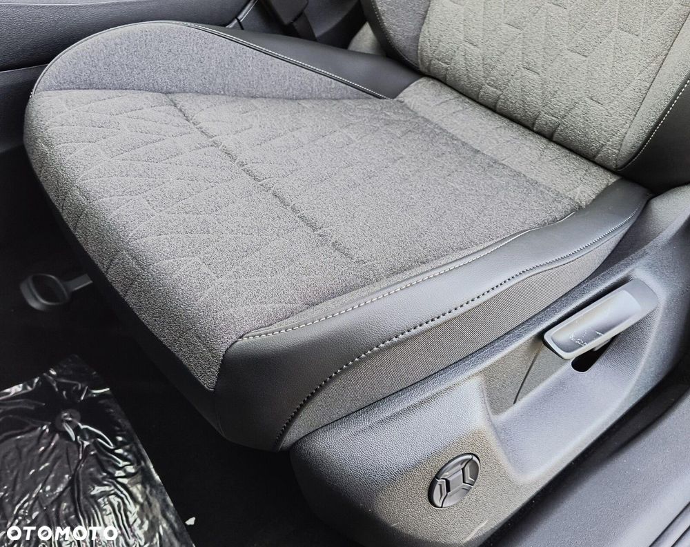 Volkswagen Tiguan - 11