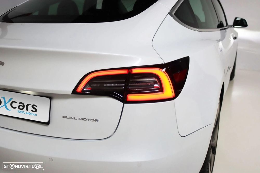 Tesla Model 3 - 12