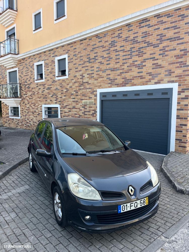 Renault Clio 1.2 16V Dynamique S - 1