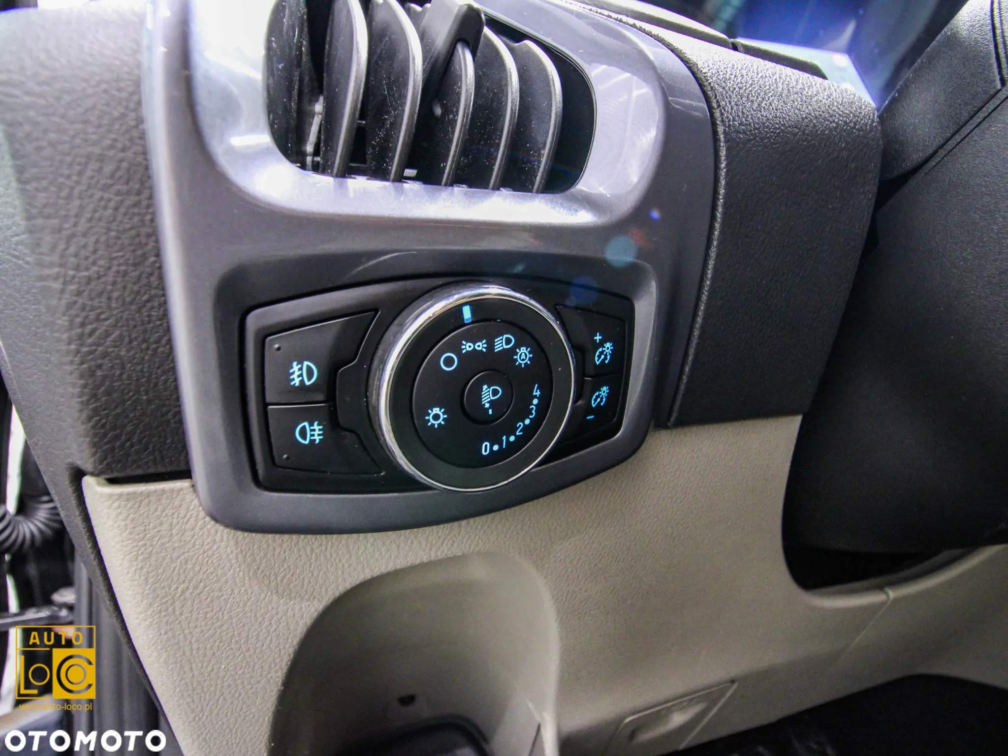 Ford Tourneo Custom 2.0 TDCi L2 Titanium - 27