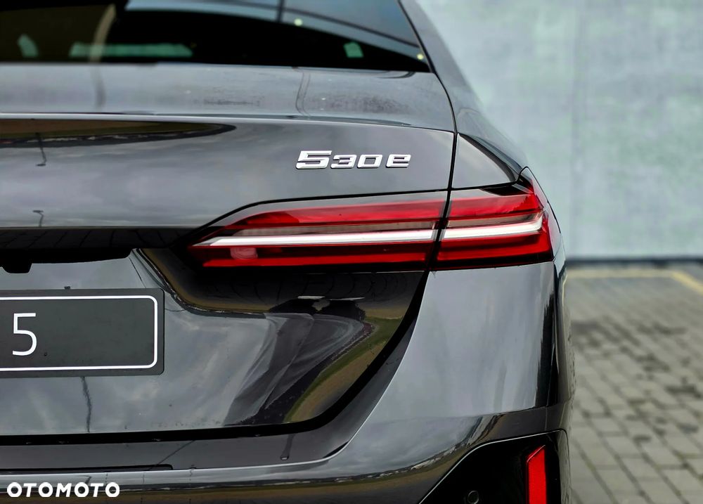BMW Seria 5 530e xDrive PHEV - 7