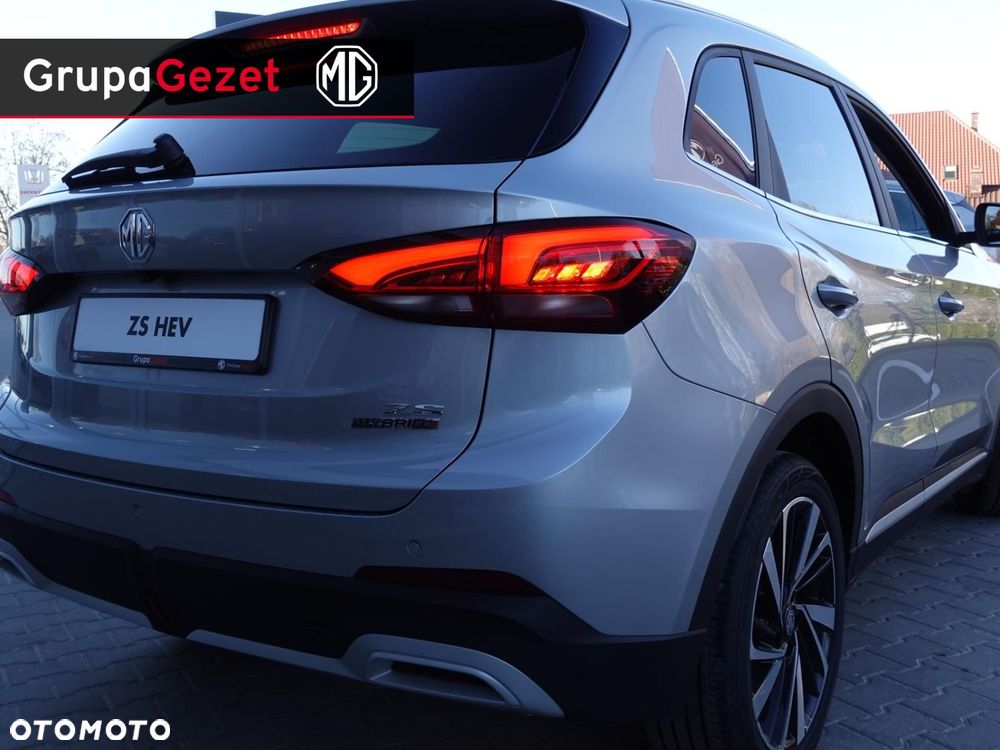 MG ZS - 8
