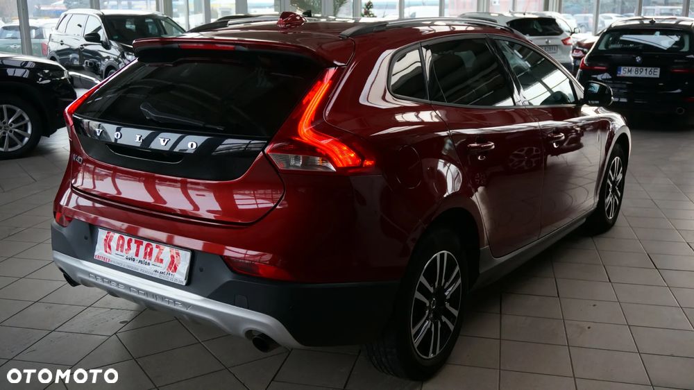 Volvo V40 Cross Country D3 Drive-E SCR Momentum - 14