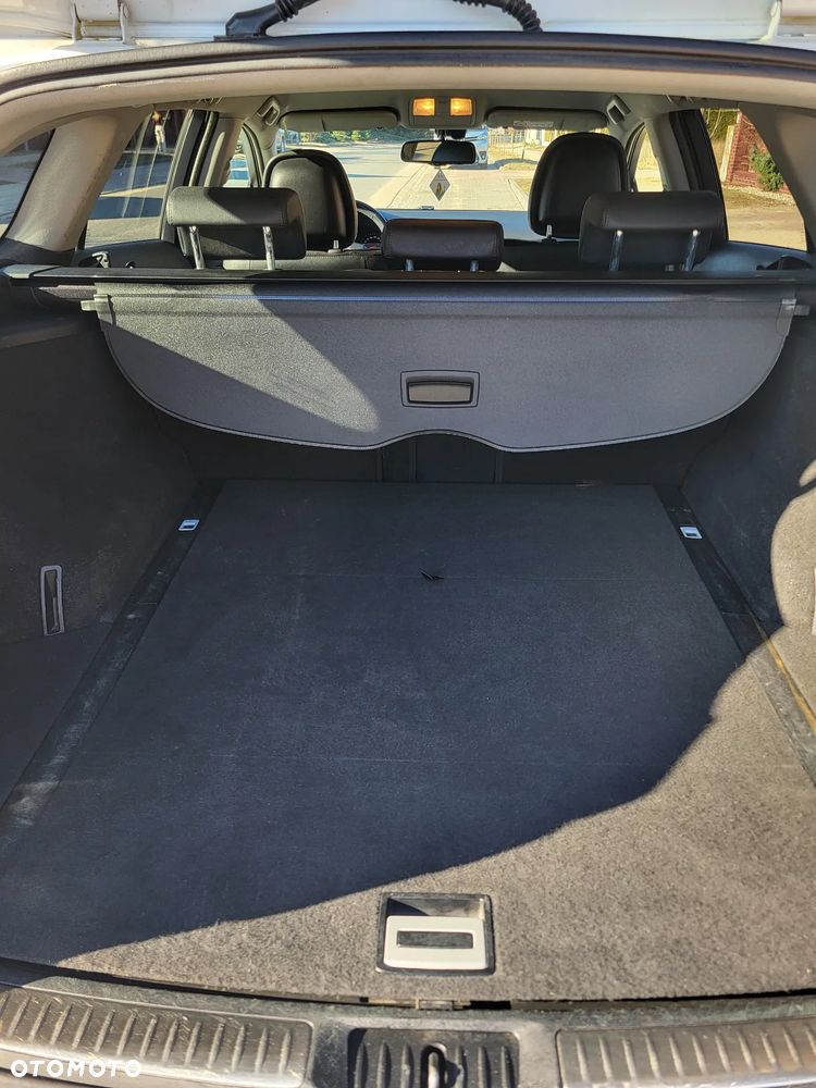 Toyota Avensis 2.0 D-4D Premium - 10