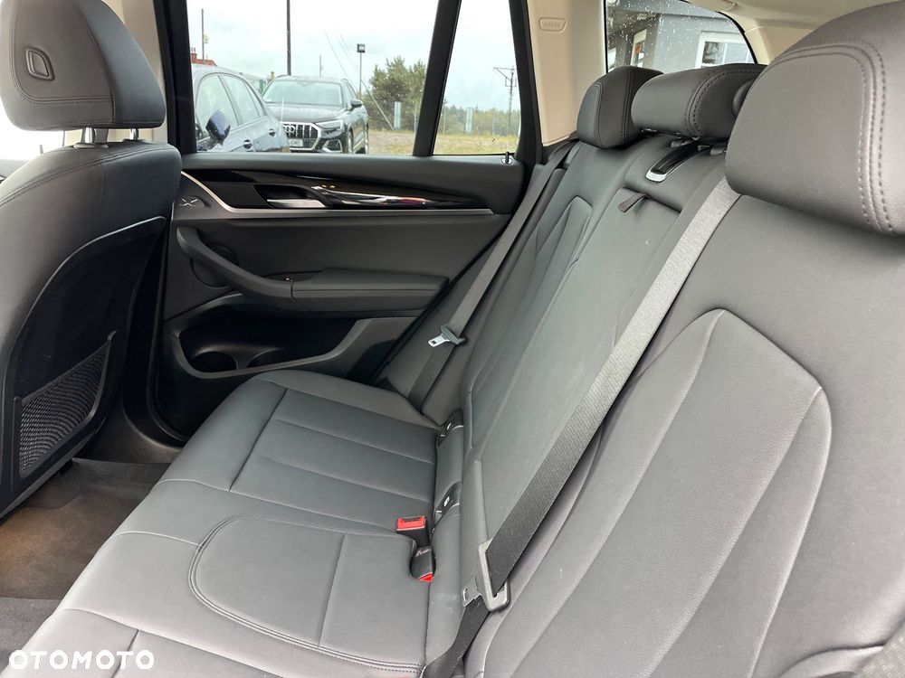 BMW X3 xDrive20d Advantage - 20